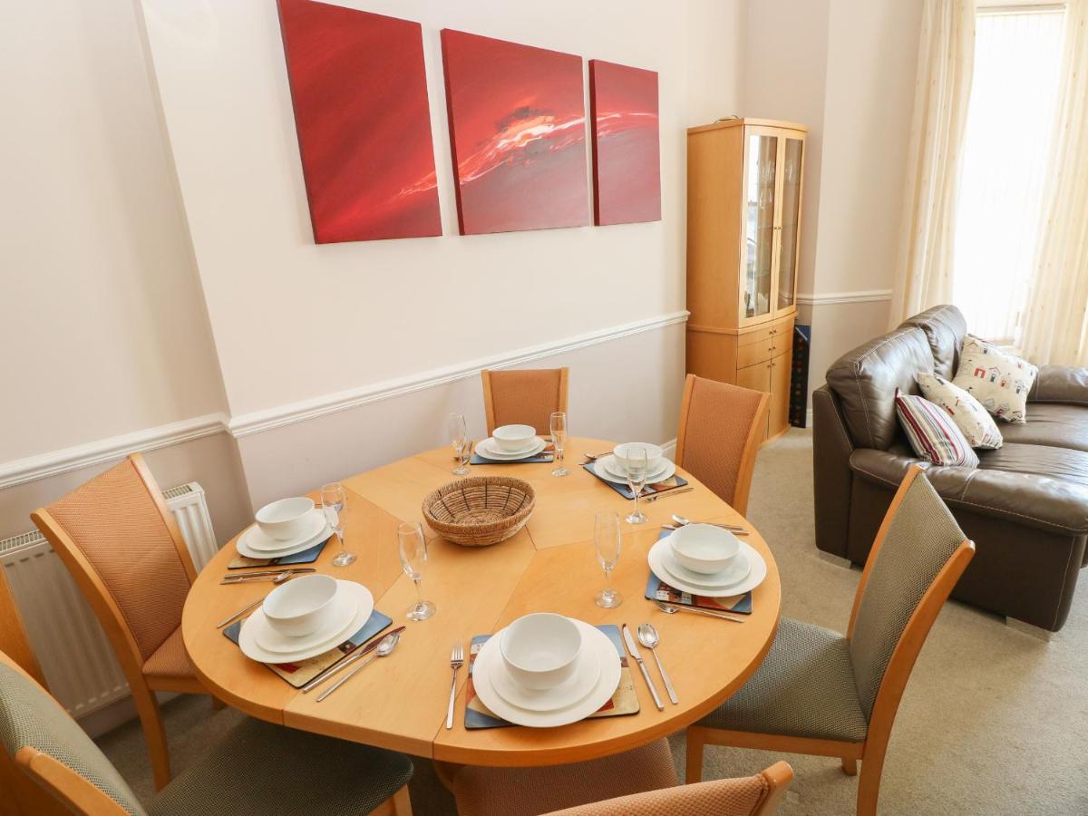 6 South Beach Court Tenby Exterior foto